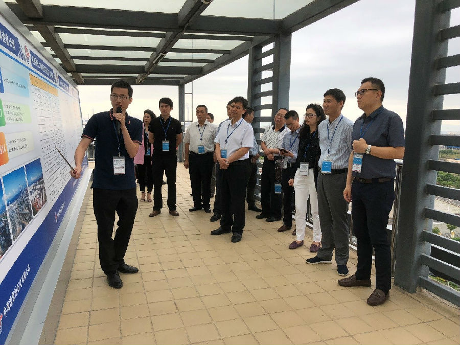 图为王帆院长、漆小萍书记、刘静艳副院长、曾毓昌执行会长在大亚湾调研