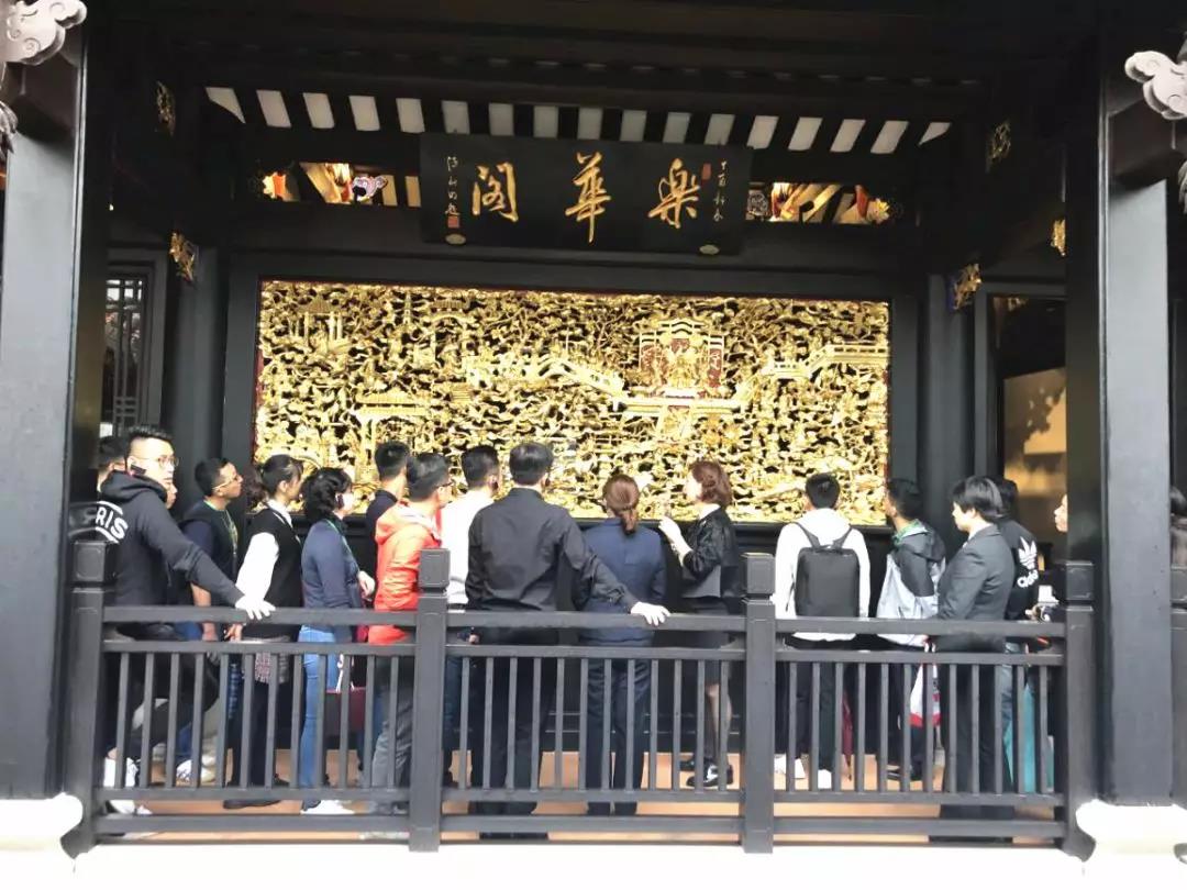 李黎校友带领大家参访永庆坊