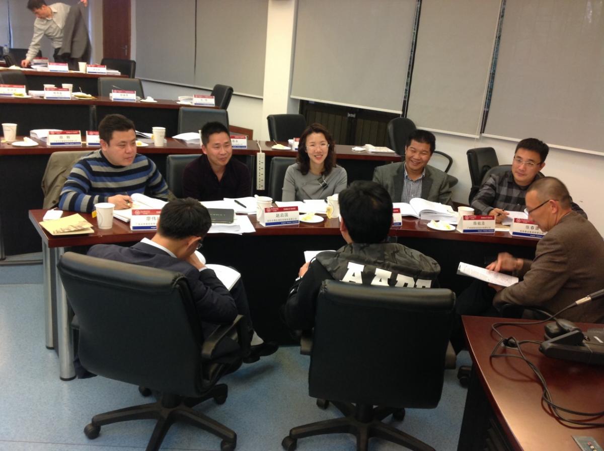 案例分析环节，大家积极讨论