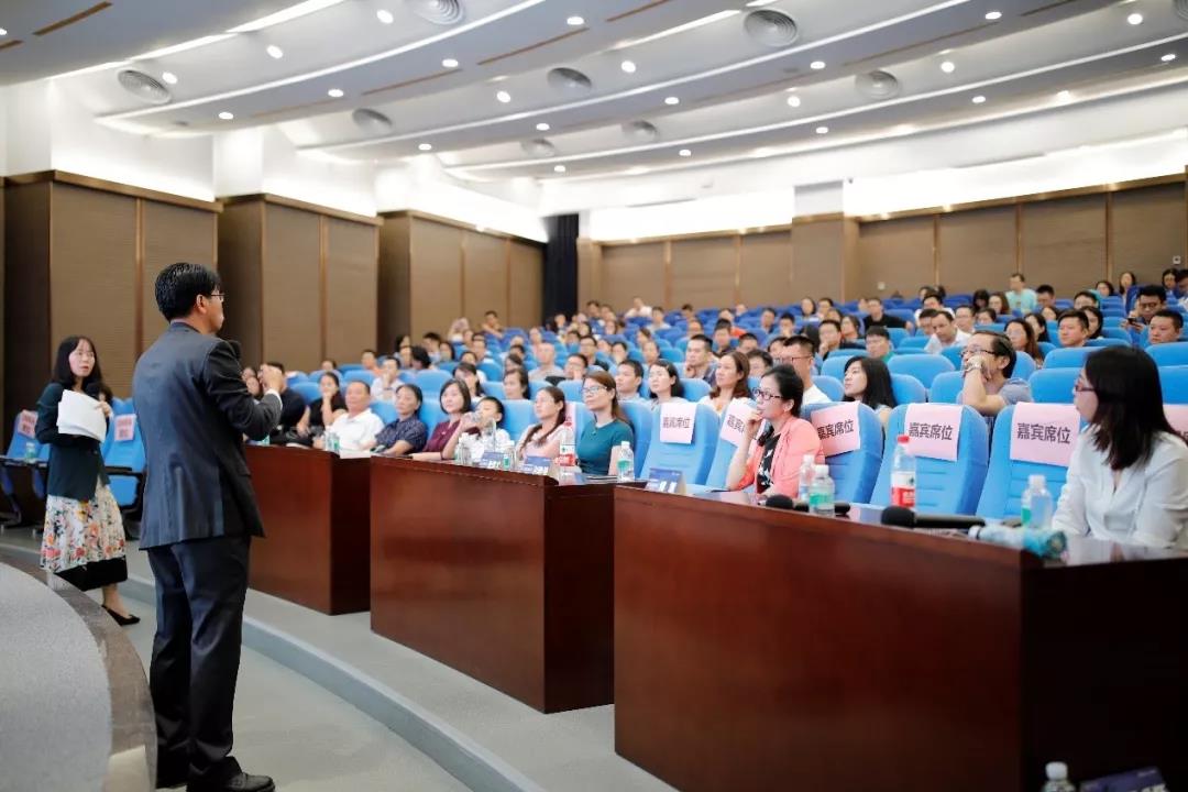 （互动环节回答同学问题）